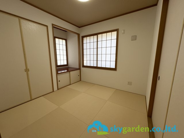 藤沢市打戻　中古戸建　全1棟の和室|リビングとつながる和室