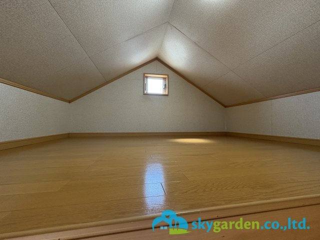 藤沢市打戻　中古戸建　全1棟の内装|小屋裏収納の様子