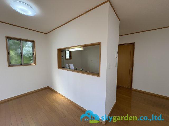 藤沢市打戻　中古戸建　全1棟の内装|会話が弾む対面キッチン
