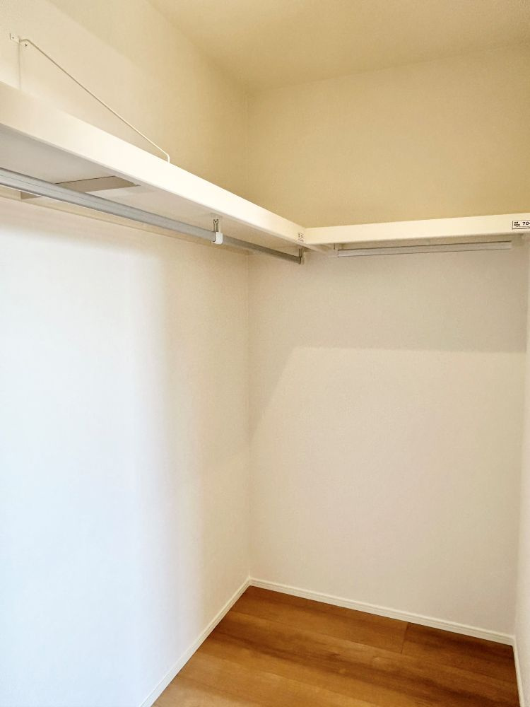 香南市野市町西野　新築一戸建て⑧の収納|うれしい大容量のウォークインクローゼット♪