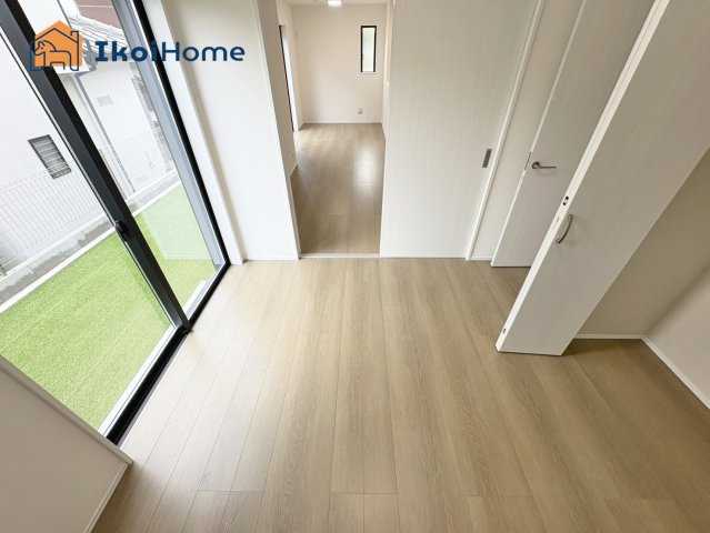 神戸市西区北山台2丁目　新築戸建の内装|【ホームページに現地動画掲載中】●年中無休：当日予約可●1階LDK横には4.5帖の洋室がございます！