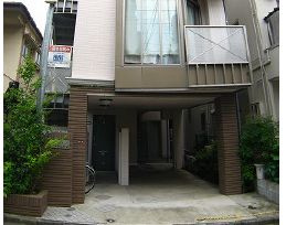 ハイムナウヒルズのエントランス