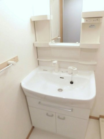 プラタ　エムⅢの洗面所|ゆったりとスペースのある洗面所