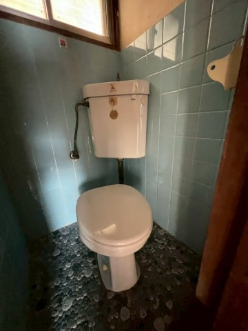 東垂水2丁目戸建のトイレ
