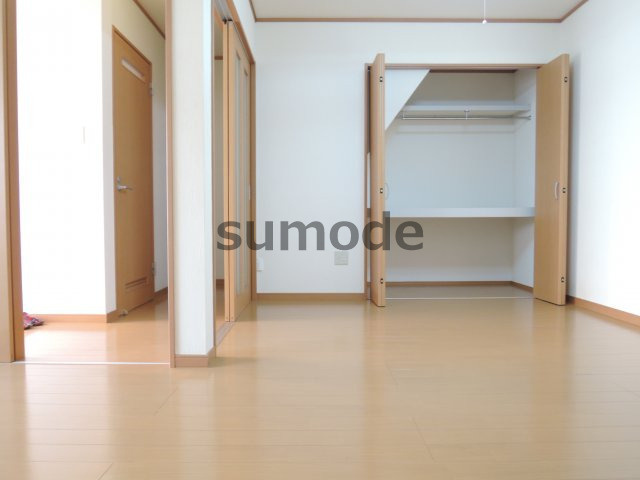 寿町１丁目貸家の居間・リビング