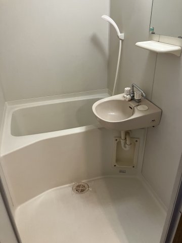 リヴェール弥生の浴室