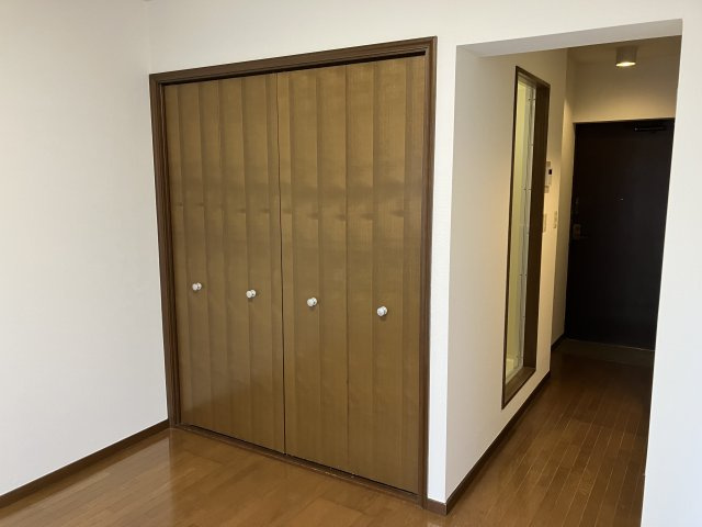 リヴェール弥生の洋室