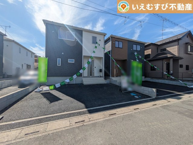 Cradle garden　鴻巣市筑波第5の駐車場|駐車スペース完備
しっかり舗装してある駐車スペースで天気が悪く足元が悪い日でも乗り降りしやすい♪