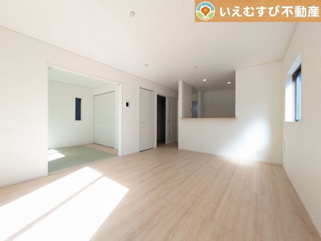 Cradle garden　鴻巣市筑波第5の居間・リビング|ご家族みんながゆったりくつろげるリビング
ゆとりの空間でくつろいだり遊んだり、家族の時間が楽しみですね♪