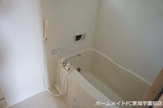 熊本市中央区黒髪６丁目のアパートの浴室