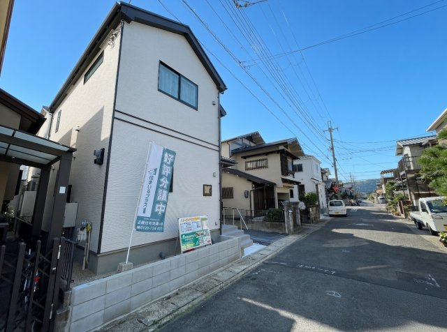 八幡市川口東扇　新築一戸建ての前面道路含む現地写真|車通りの少ない前面道路！お子様がいらっしゃるご家族でも安心！