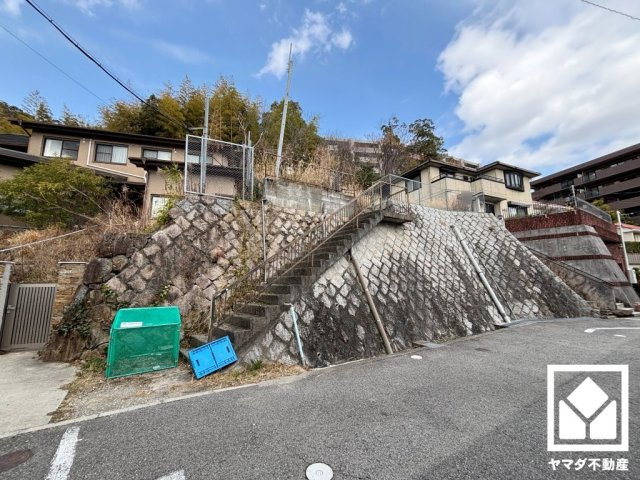 西宮市甲陽園東山町の前面道路含む現地写真