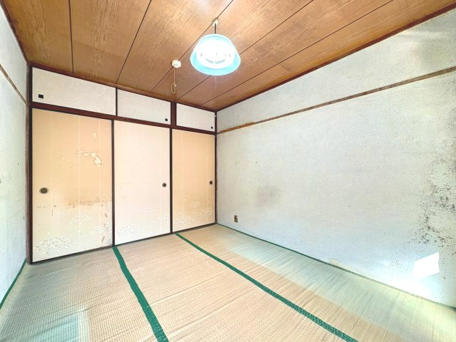 【価格改定】南円明寺ヶ丘団地6号棟の和室|和室（約6.4帖）
落ち着いた雰囲気の和室です。