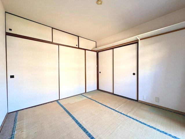 【価格改定】南円明寺ヶ丘団地6号棟の和室|和室から洋室へのリフォーム等、ライフスタイルに合わせたアレンジが可能です。