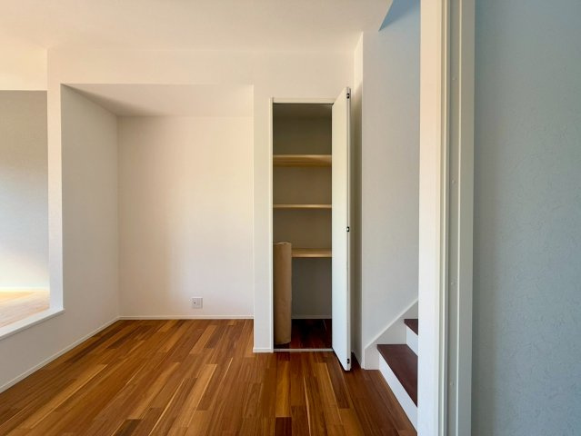 南国市篠原　C区画　新築戸建　【全6区画】の収納|日用品や掃除用品をすっきり片付けられます。生活動線の良さも魅力です