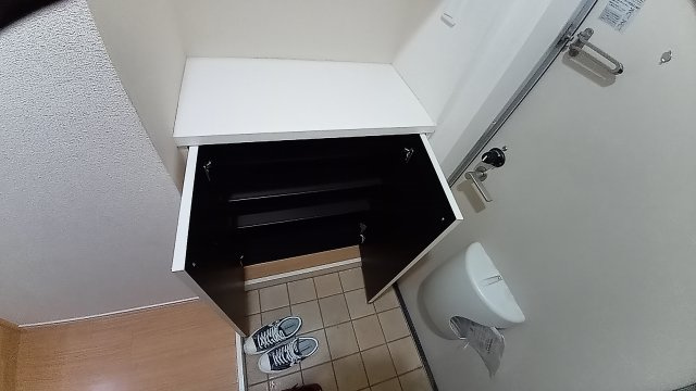 シェルベール伍番館の玄関