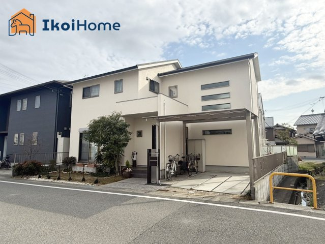 明石市大久保町大窪　中古戸建の駐車場|●年中無休：当日予約可●駐車場は2台可能です！バイクや自転車を置くスペースもございます！