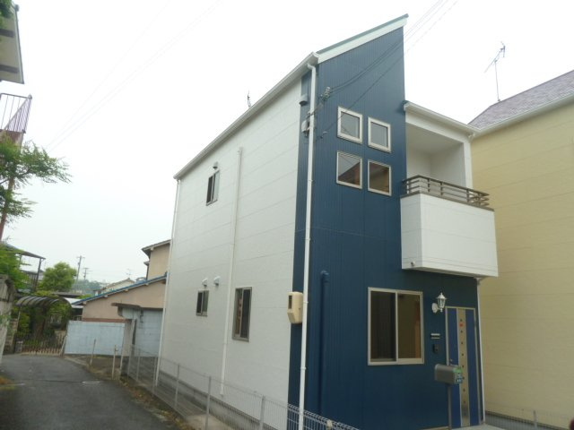 神子岡前2丁目貸家の外観