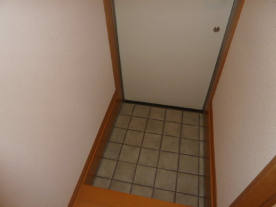 【玄関】 | 神子岡前2丁目貸家