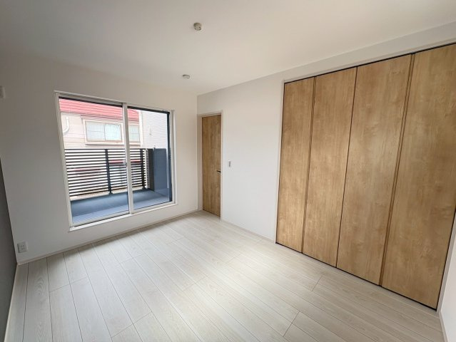 関守町3丁目　新築戸建ての洋室|きれいな洋室です