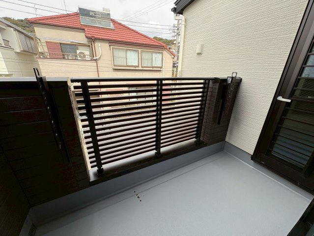 関守町3丁目　新築戸建てのバルコニー|開放的で明るい空間を演出してくれるバルコニーです♪