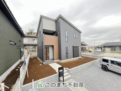 【駐車場】 | Livele Garden.S古河東諸川第2　1号棟 | 横並びに3台駐車可能♪お車の多いご家庭も安心です♪
