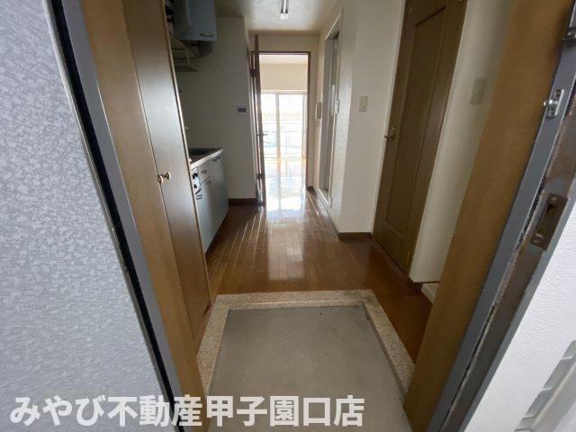 エストゥディオ甲子園口の玄関