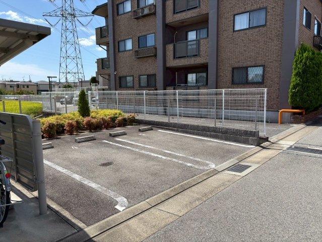 スターブル宝塚の駐車場