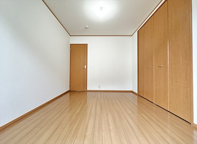 【洋室】 | 新座市大和田4丁目　中古一戸建住宅　(志木本店) | 洋室5.3帖