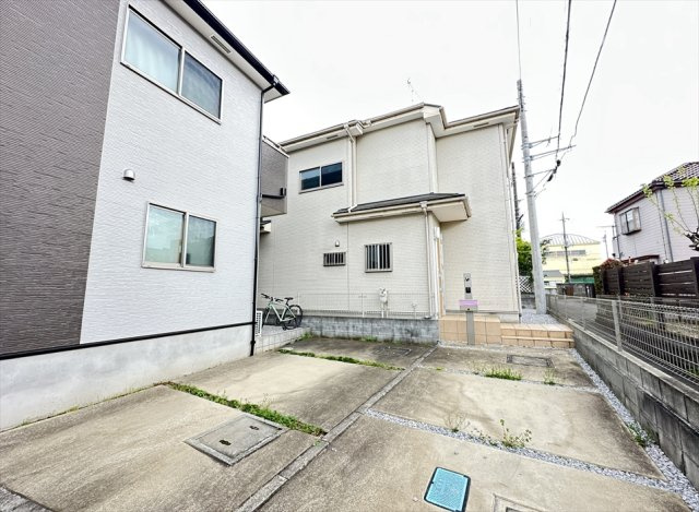 【駐車場】 | 新座市大和田4丁目　中古一戸建住宅　(志木本店) | カースペース(1台)