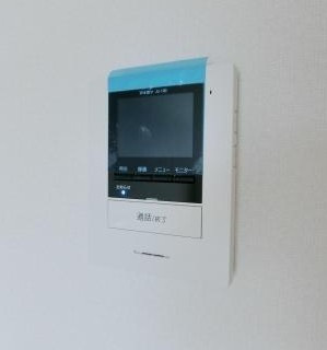 グレイスマンション・ヤナセの設備|【防犯】モニター付インターホン、防犯にも安心です♪宅配ボックスも完備♪