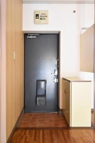 貞方第２ビルの玄関|【駅近く】玄関♪シューズボックス、収納が豊富です。