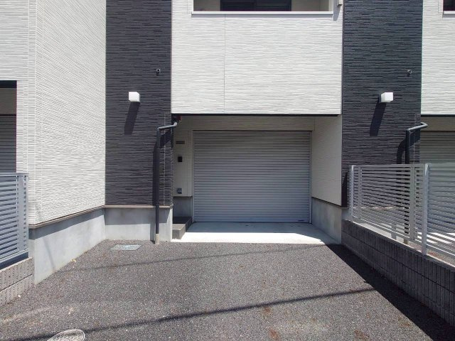 アルベレーゼの駐車場