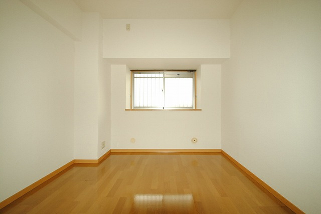 ラグラシューズシェソワアオキの洋室|※同タイプの反転イメージ写真　現況優先