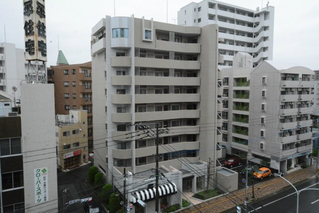 ラグラシューズシェソワアオキの外観