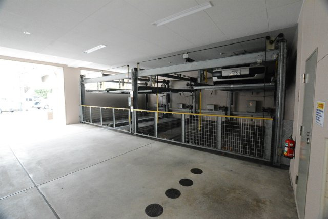 ラグラシューズシェソワアオキの駐車場