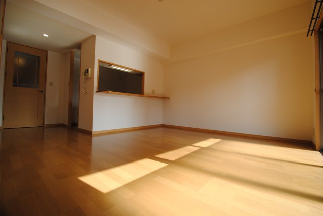 ラグラシューズシェソワアオキの居間・リビング|※同タイプの反転イメージ写真　現況優先