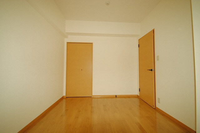 ラグラシューズシェソワアオキの洋室|※同タイプの反転イメージ写真　現況優先