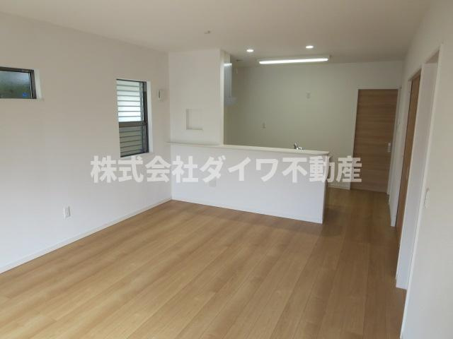 コーヨー様庄司田３丁目一戸建ての居間・リビング