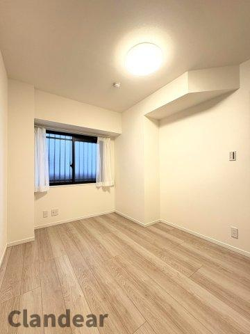 ライオンズマンション常盤平さくら通りの洋室|ドキドキの新生活も、安心してスタート。ぴったりの住まいを見つけませんか？クランディアが一緒に住まい選びをサポートします‼　まずは、お気軽にお問合せください　＃クランディア