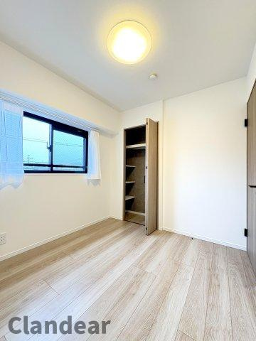 ライオンズマンション常盤平さくら通りの洋室|ドキドキの新生活も、安心してスタート。ぴったりの住まいを見つけませんか？クランディアが一緒に住まい選びをサポートします‼　まずは、お気軽にお問合せください　＃クランディア