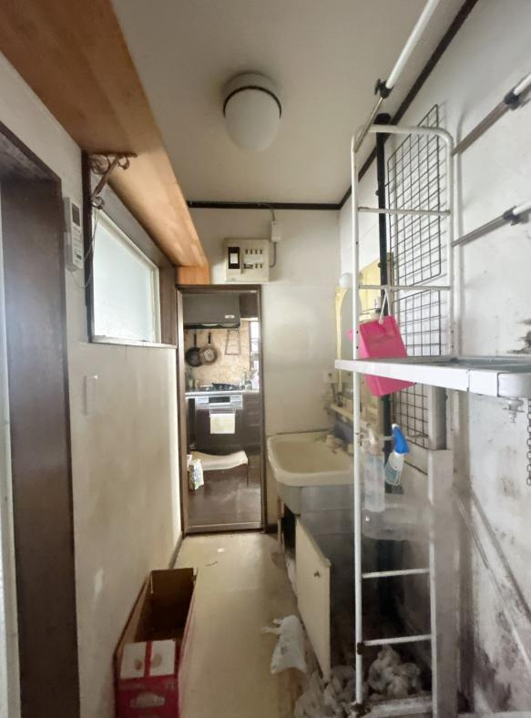 常陸大宮市田子内町　中古戸建の独立洗面台