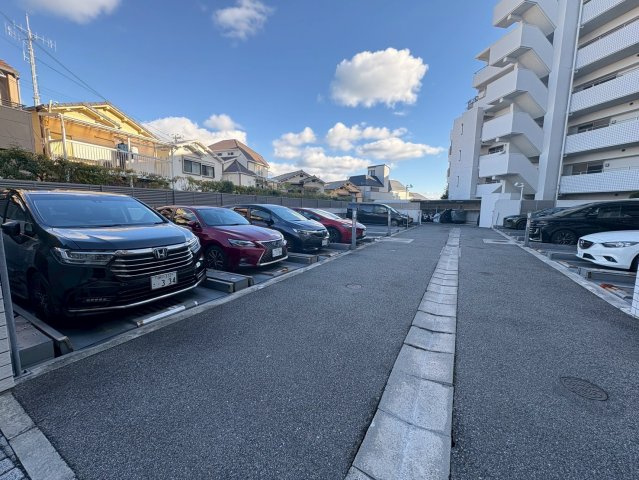 レピア垂水五色山の駐車場|カースペースがあります