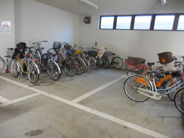 コート・イシハラのその他|駐輪場2016/5撮影