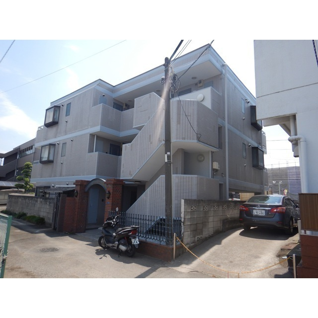 ワコーレエレガンス西高島平の外観