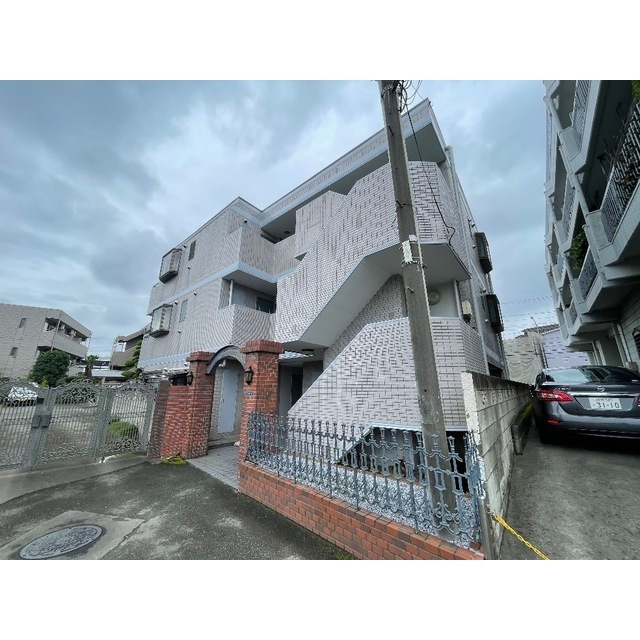 ワコーレエレガンス西高島平の外観