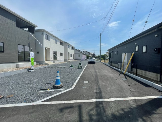 新築戸建・新築建売　伊勢崎市境米岡第3　境東小学校・境南中学校の前面道路含む現地写真