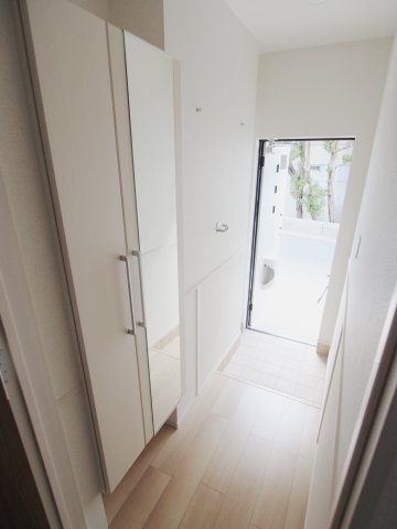 アクシス　ウィル　中野東の玄関