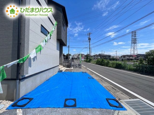 北本市中丸7丁目　新築戸建　ブルーミング03の駐車場|※空は加工しています