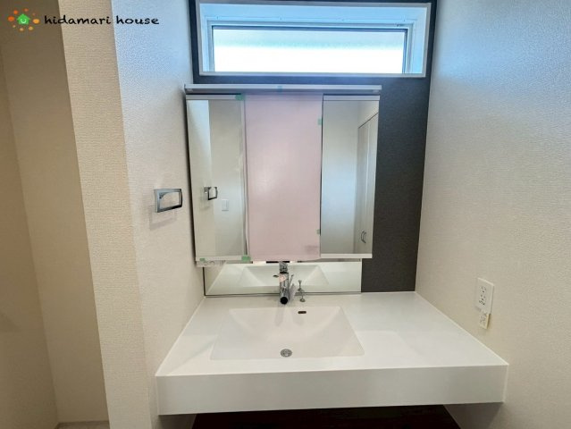 北本市中丸7丁目　新築戸建　ブルーミング04の独立洗面台